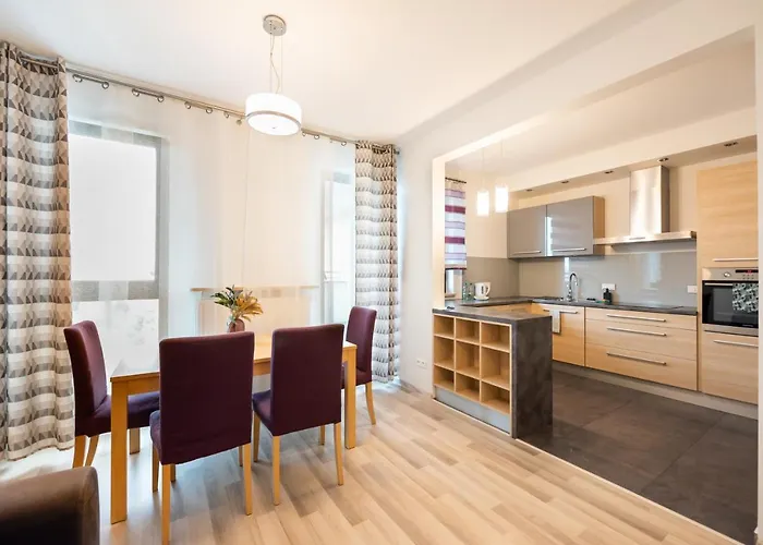 Praga Delightful By Bookinghost Варшава