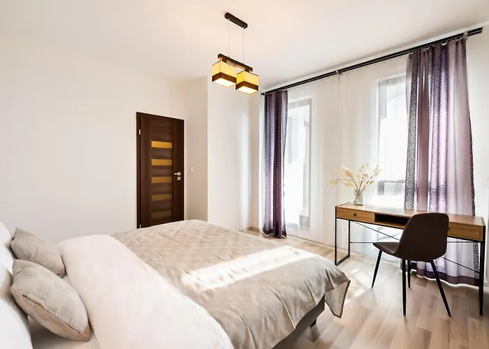 Praga Delightful By Bookinghost Варшава