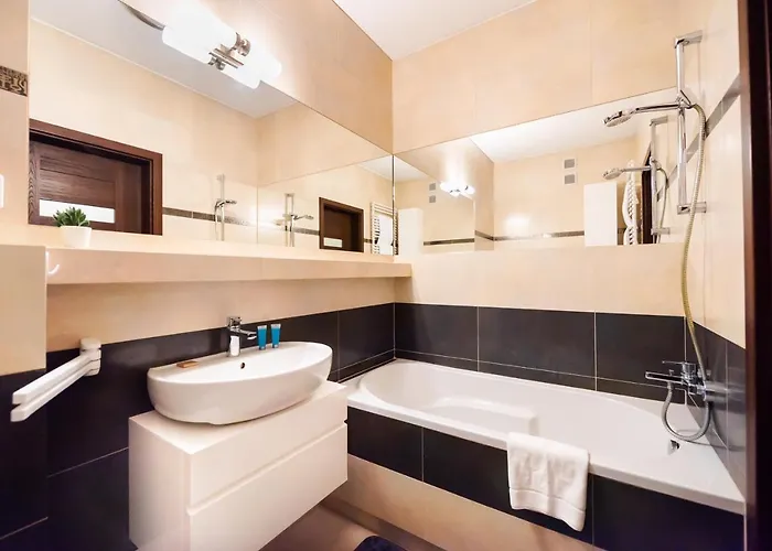 Praga Delightful By Bookinghost *