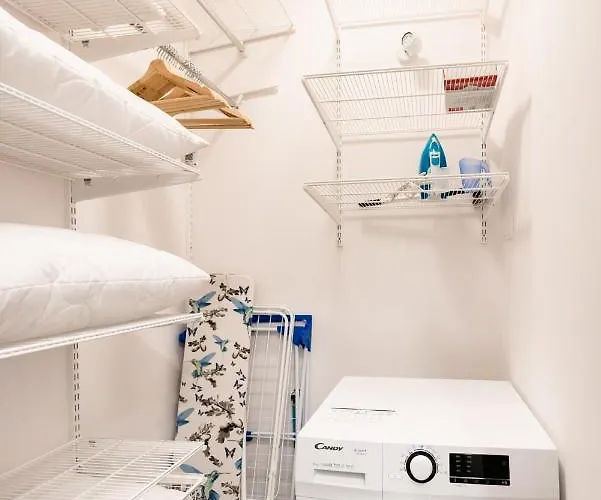 Апартаменты Praga Delightful By Bookinghost