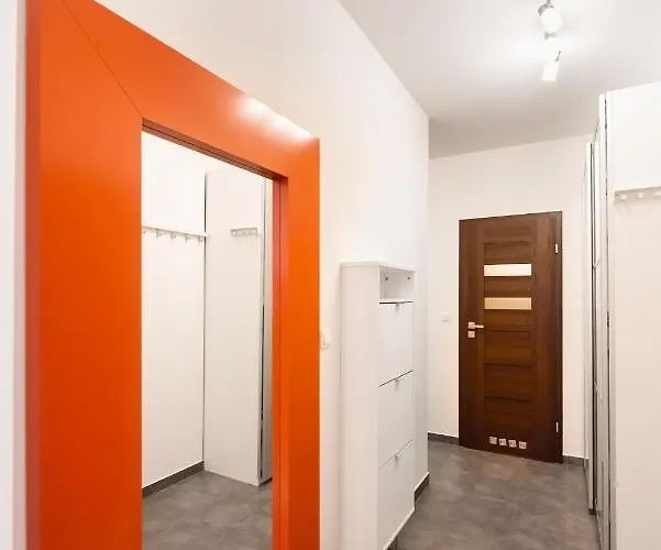 Praga Delightful By Bookinghost *