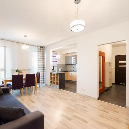 Praga Delightful By Bookinghost Warsaw