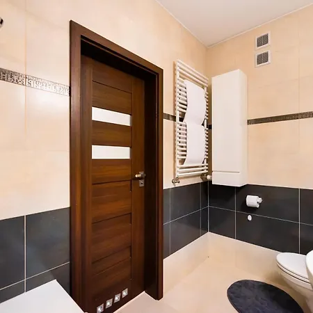 Praga Delightful By Bookinghost *